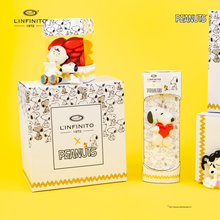 Carica l'immagine nel visualizzatore di Gallery, Calamita di Charlie Brown che legge insieme a Snoopy