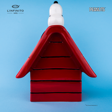 Carica l'immagine nel visualizzatore di Gallery, Statuina di Snoopy e Woodstock sulla cuccia