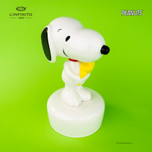 Carica l'immagine nel visualizzatore di Gallery, Statuina di Snoopy con in braccio Woodstock, su carillon musicale