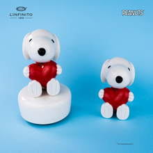 Carica l'immagine nel visualizzatore di Gallery, Snoopy col cuore su carillon