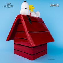 Carica l&#39;immagine nel visualizzatore di Gallery, Statuina di Snoopy e Woodstock sulla cuccia
